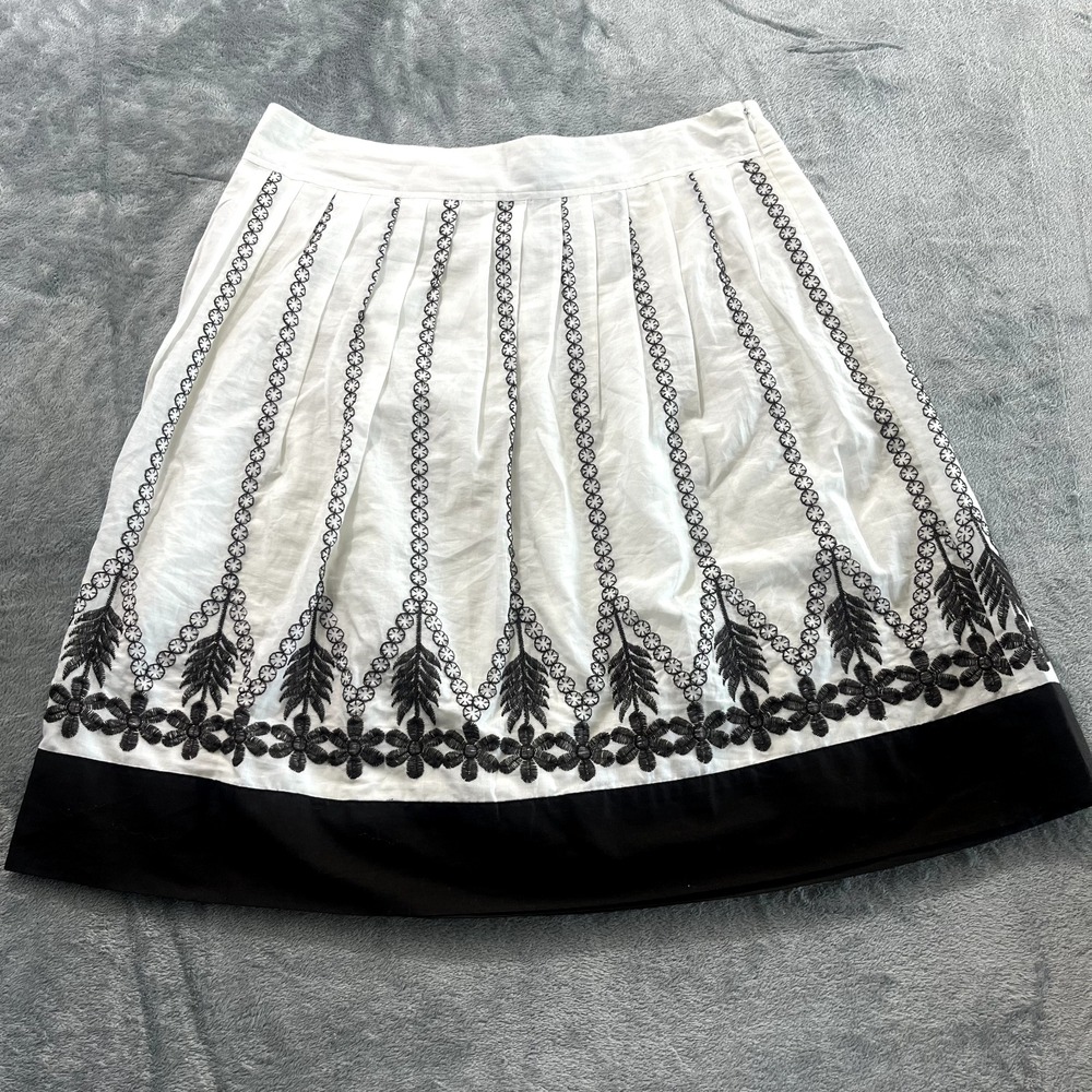 Ann Taylor Womens Skirt 8 Embroidered Boho Western 70s Hippie White Black